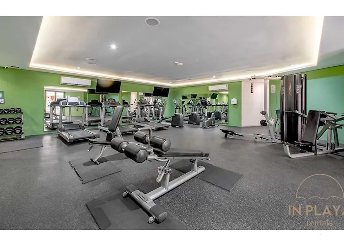 Holiday home Steps From 5th Ave With Rooftop Pool Gym & Cinema *